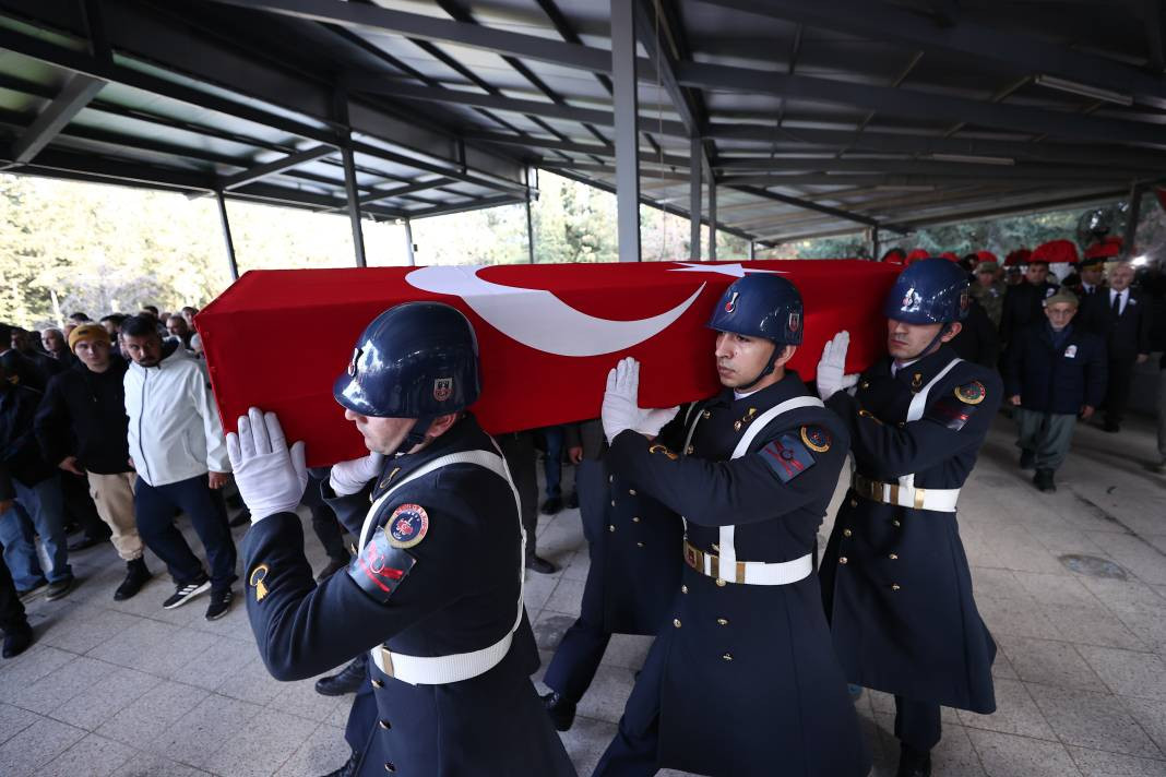 Şehit Jandarma Uzman Çavuş Yetişen son yolculuğuna uğurlandı - Resim: 3